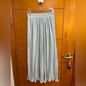 Who What Wear light blue pleated pants